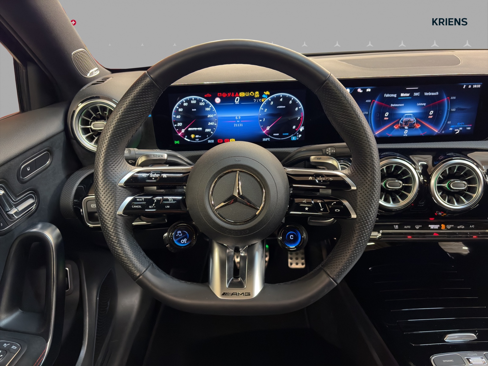 MERCEDES-BENZ A 35 4M - AMG / Rückfahrkamera / Panorama-Dach / Soundsystem / Multibeam LED-image-11