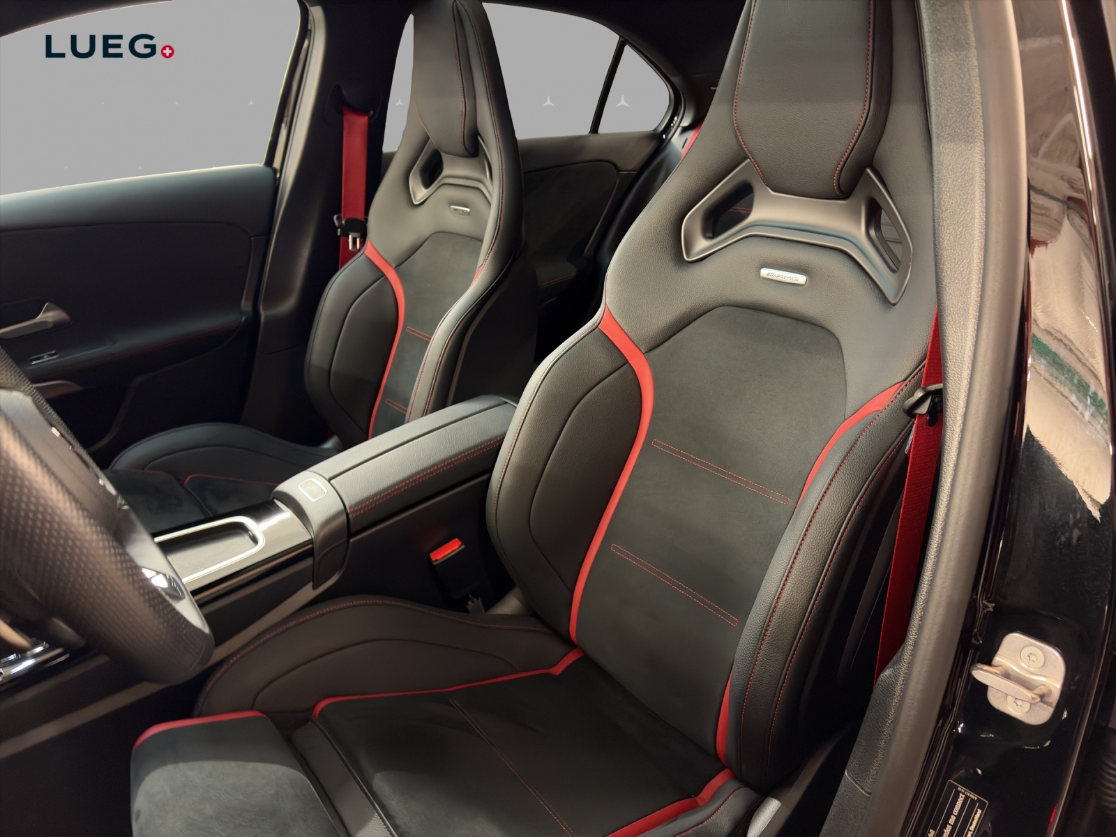 MERCEDES-BENZ A 35 4M - AMG / Rückfahrkamera / Panorama-Dach / Soundsystem / Multibeam LED-image-9