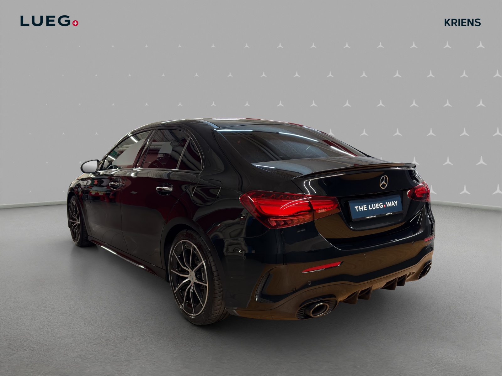 MERCEDES-BENZ A 35 4M - AMG / Rückfahrkamera / Panorama-Dach / Soundsystem / Multibeam LED-image-2