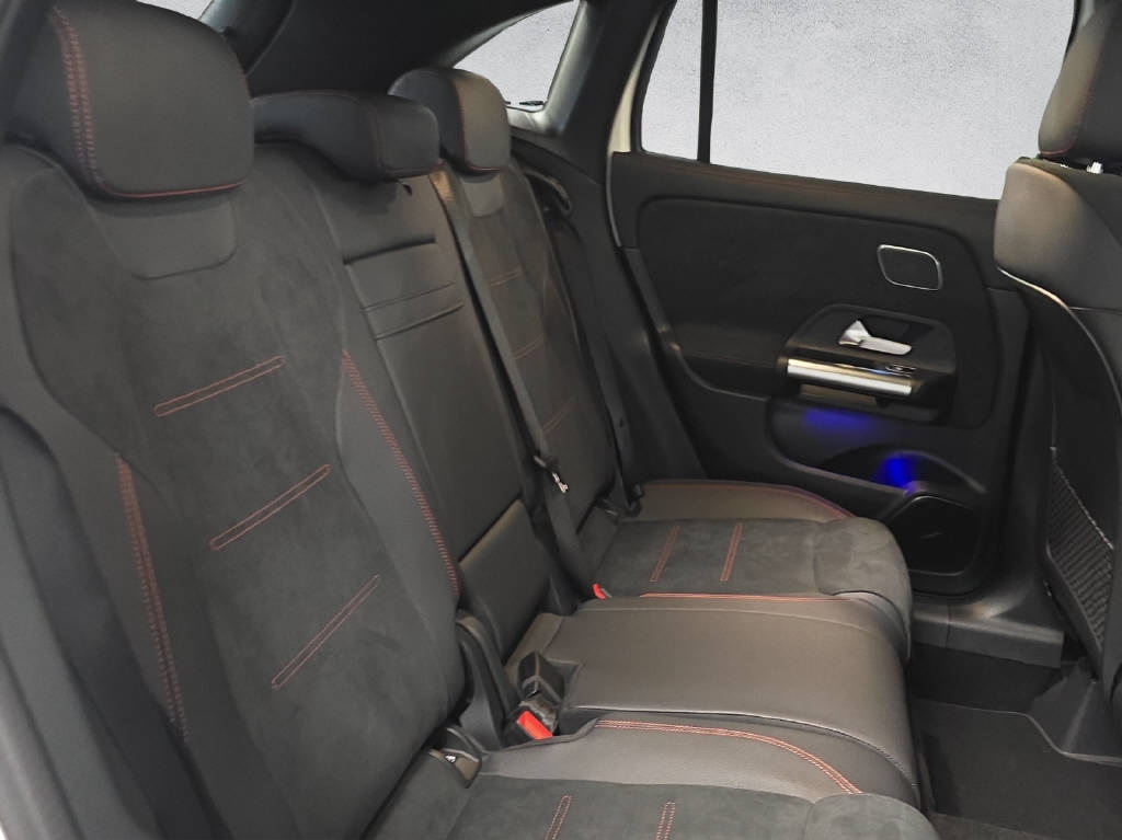 MERCEDES-BENZ GLA 220 d AMG Line 4Matic Swiss Star-image-12