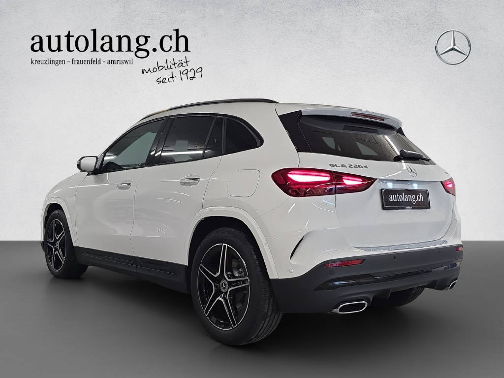 MERCEDES-BENZ GLA 220 d AMG Line 4Matic Swiss Star-image-2