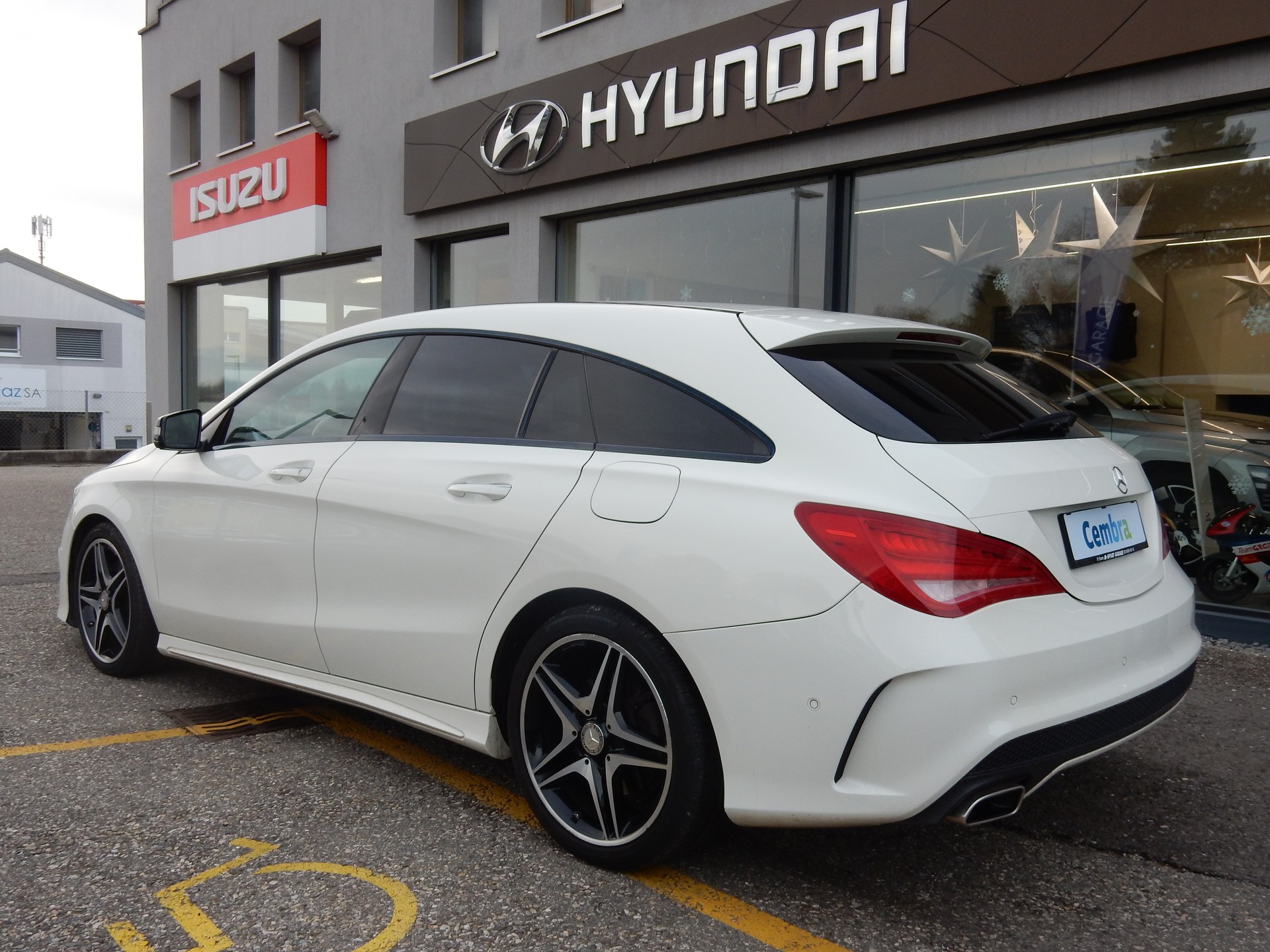 MERCEDES-BENZ CLA Shooting Brake 250 AMG Line 7G-DCT 4Matic-image-4