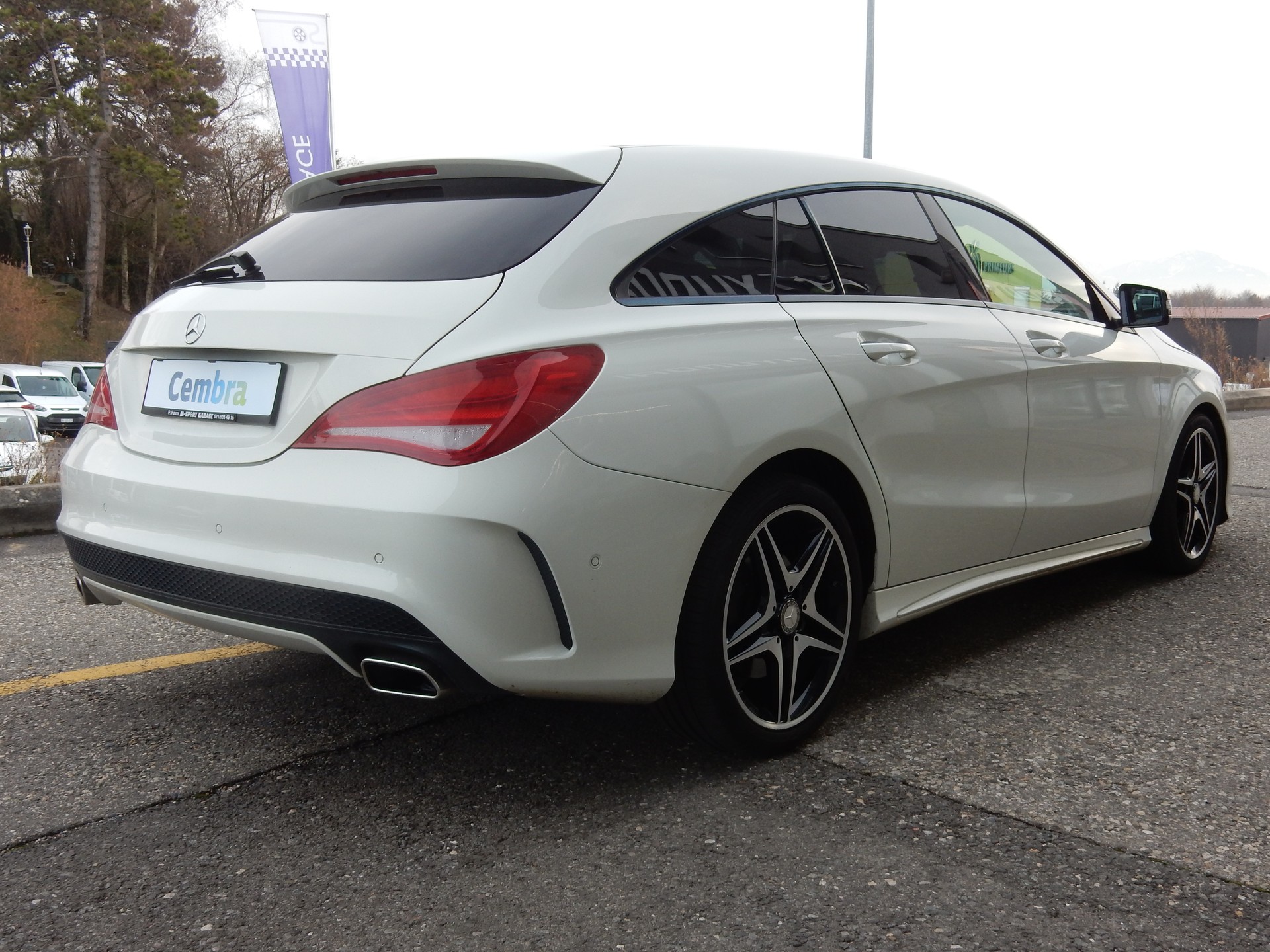 MERCEDES-BENZ CLA Shooting Brake 250 AMG Line 7G-DCT 4Matic-image-2