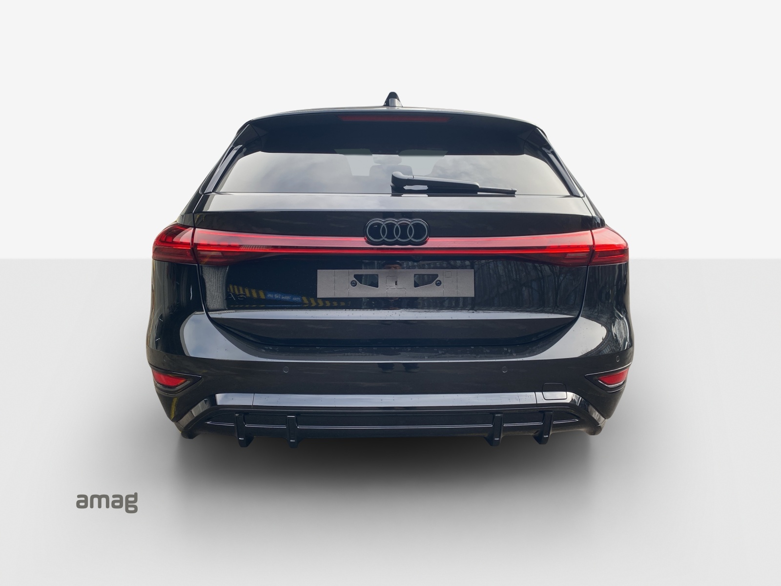 AUDI A6 Avant e-tron-image-3