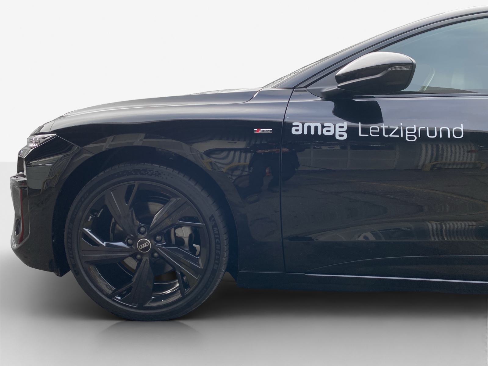 AUDI A6 Avant e-tron-image-14