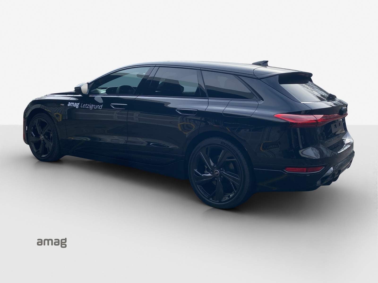 AUDI A6 Avant e-tron-image-2