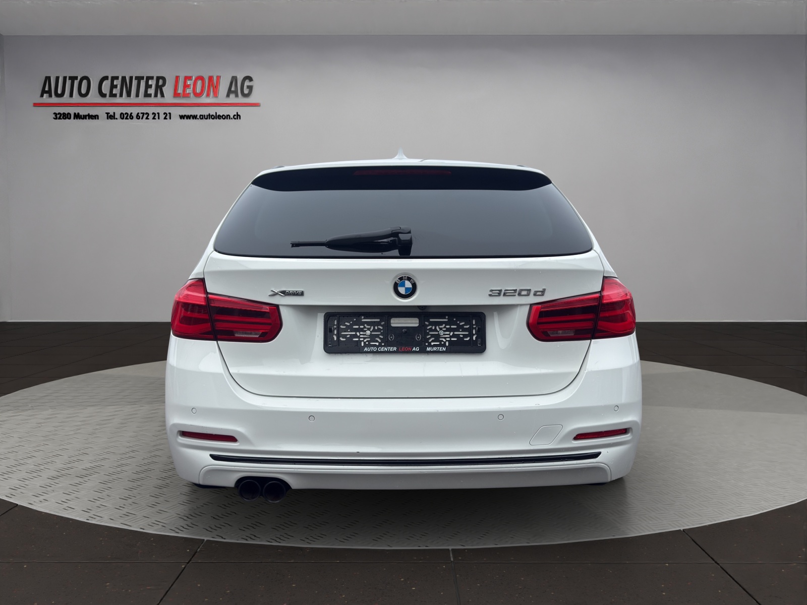 BMW 320d xDrive Touring Steptronic-image-4