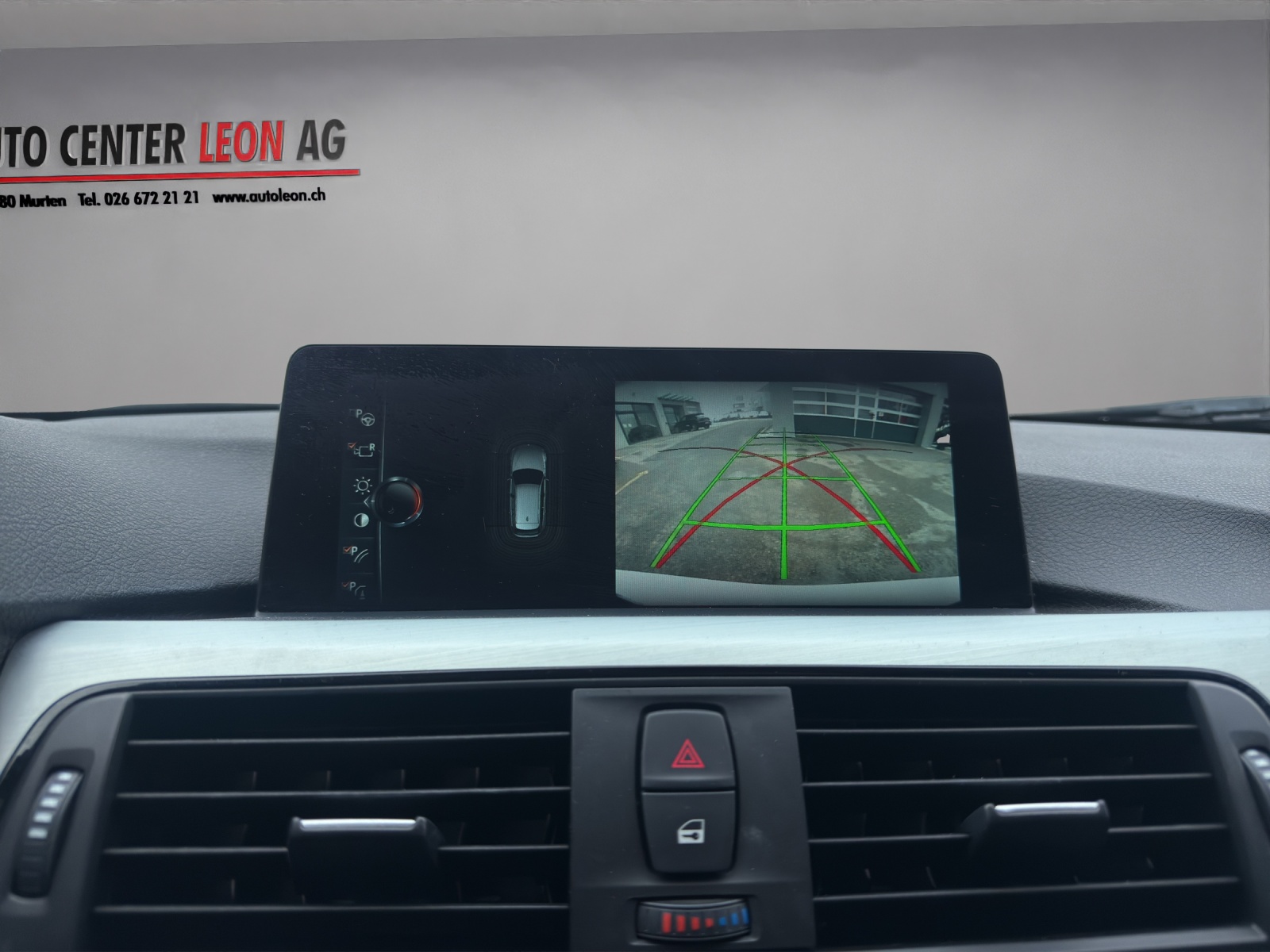 BMW 320d xDrive Touring Steptronic-image-18
