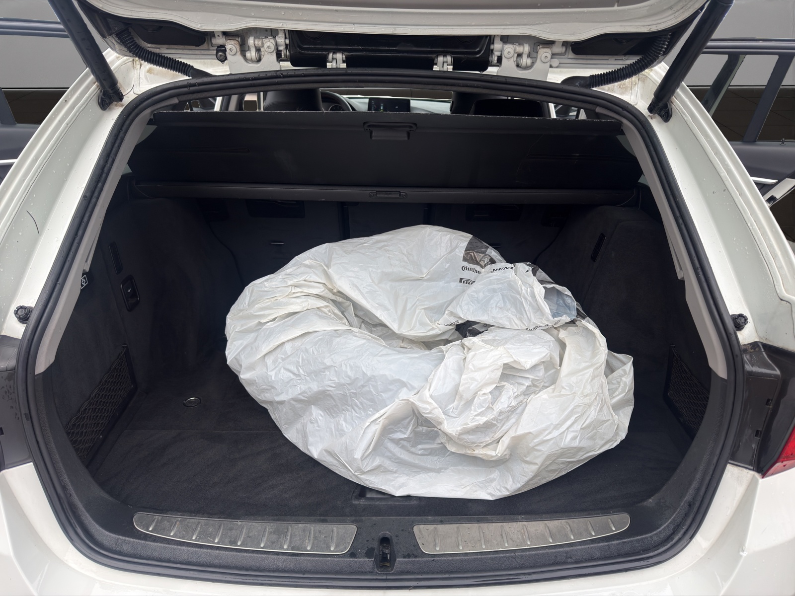 BMW 320d xDrive Touring Steptronic-image-14