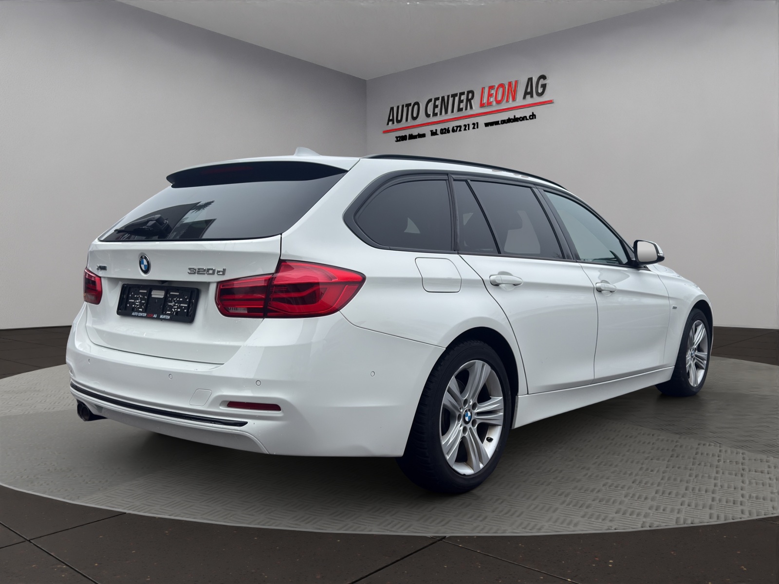 BMW 320d xDrive Touring Steptronic-image-5