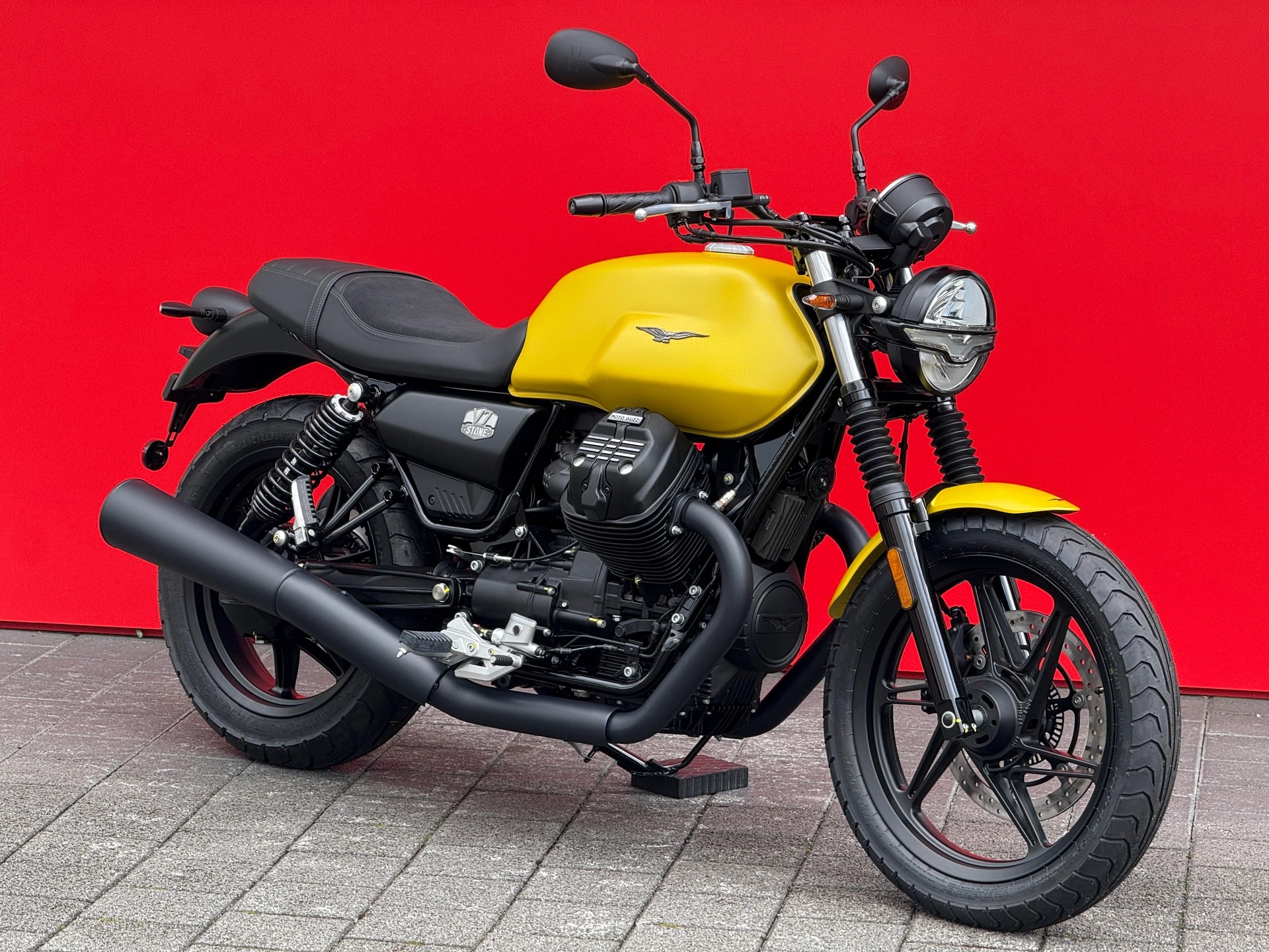 MOTO GUZZI V7 IV 850 Stone (35kW) "COLORE INDIVIDUALE"-image-8