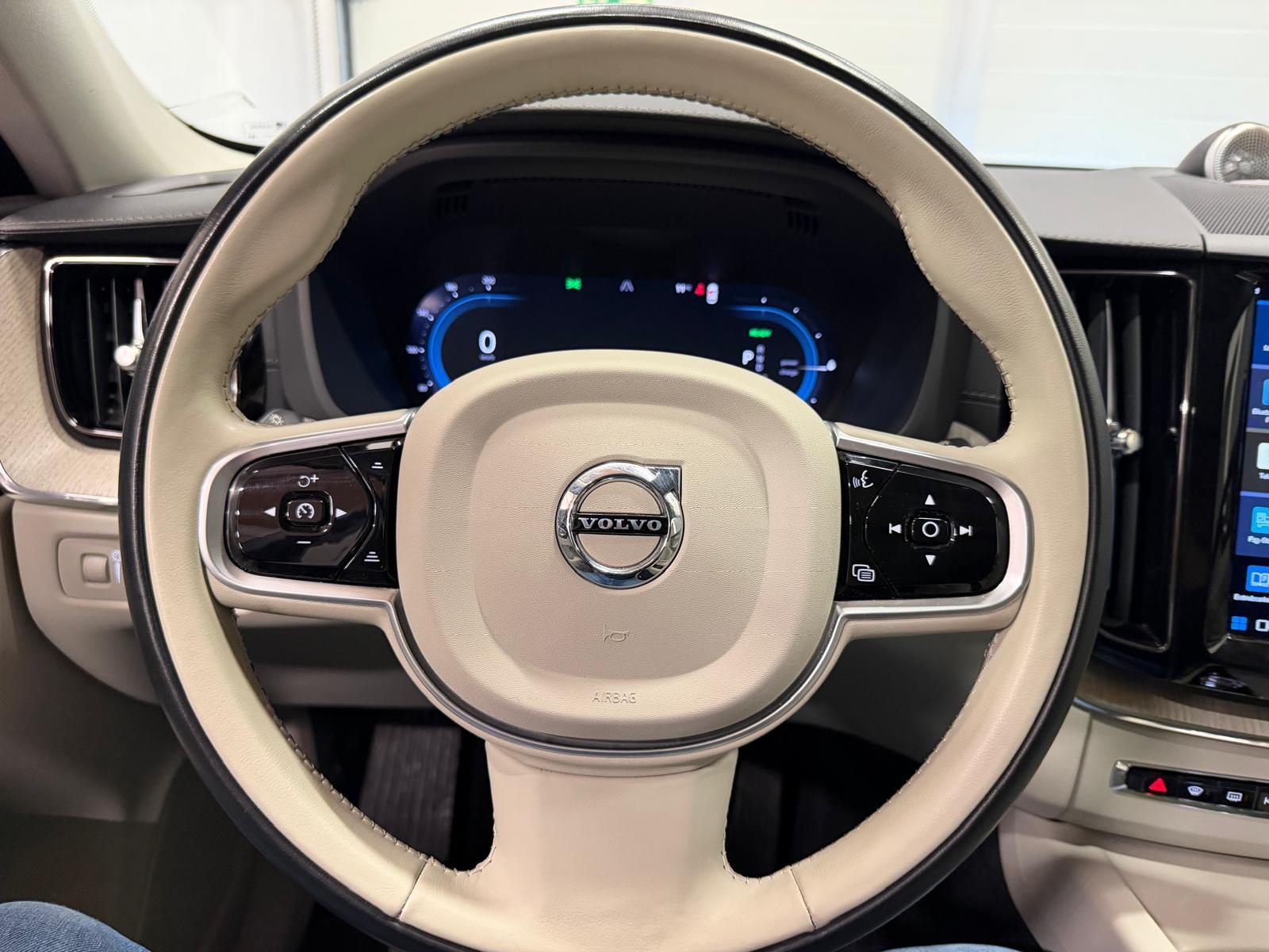VOLVO XC60 2.0 T8 TE Inscription eAWD-image-17