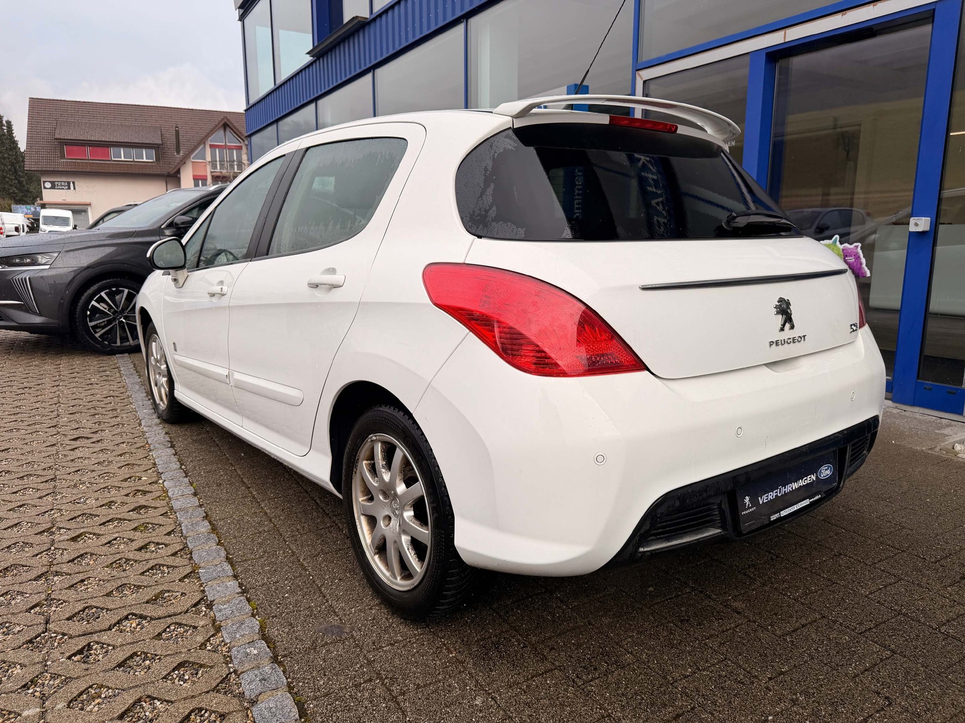 PEUGEOT 308 1.6 THP 155 Swiss Edition-image-6