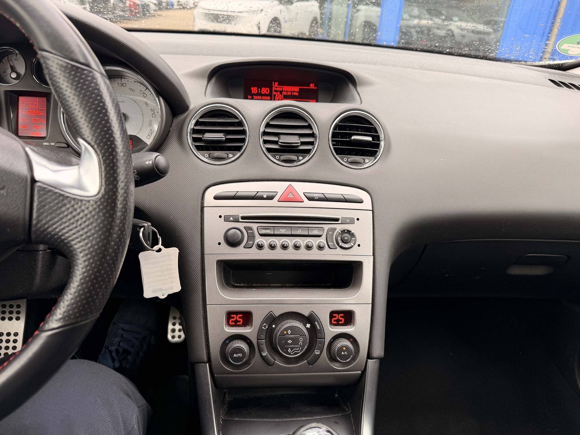 PEUGEOT 308 1.6 THP 155 Swiss Edition-image-13
