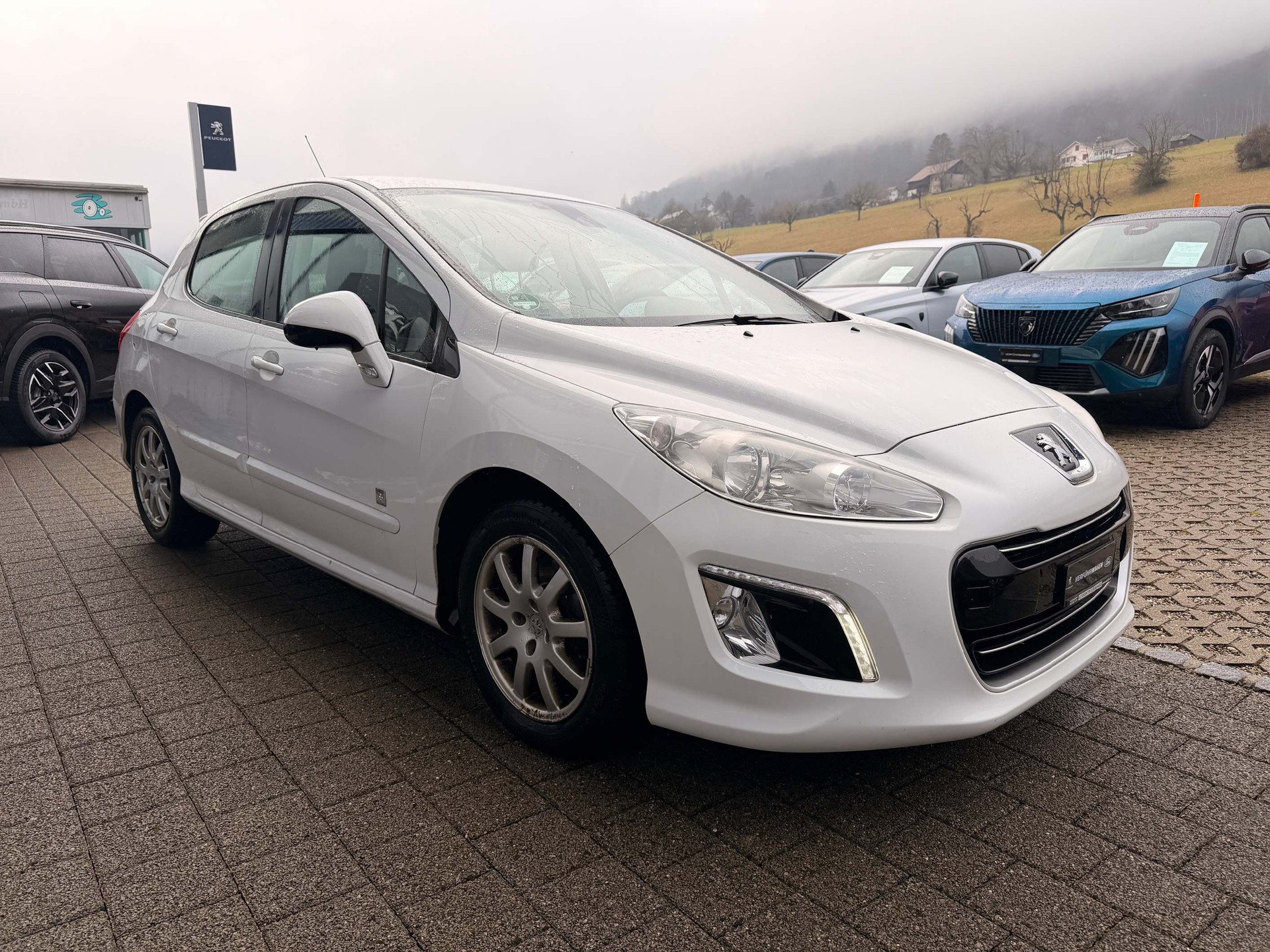 PEUGEOT 308 1.6 THP 155 Swiss Edition-image-3