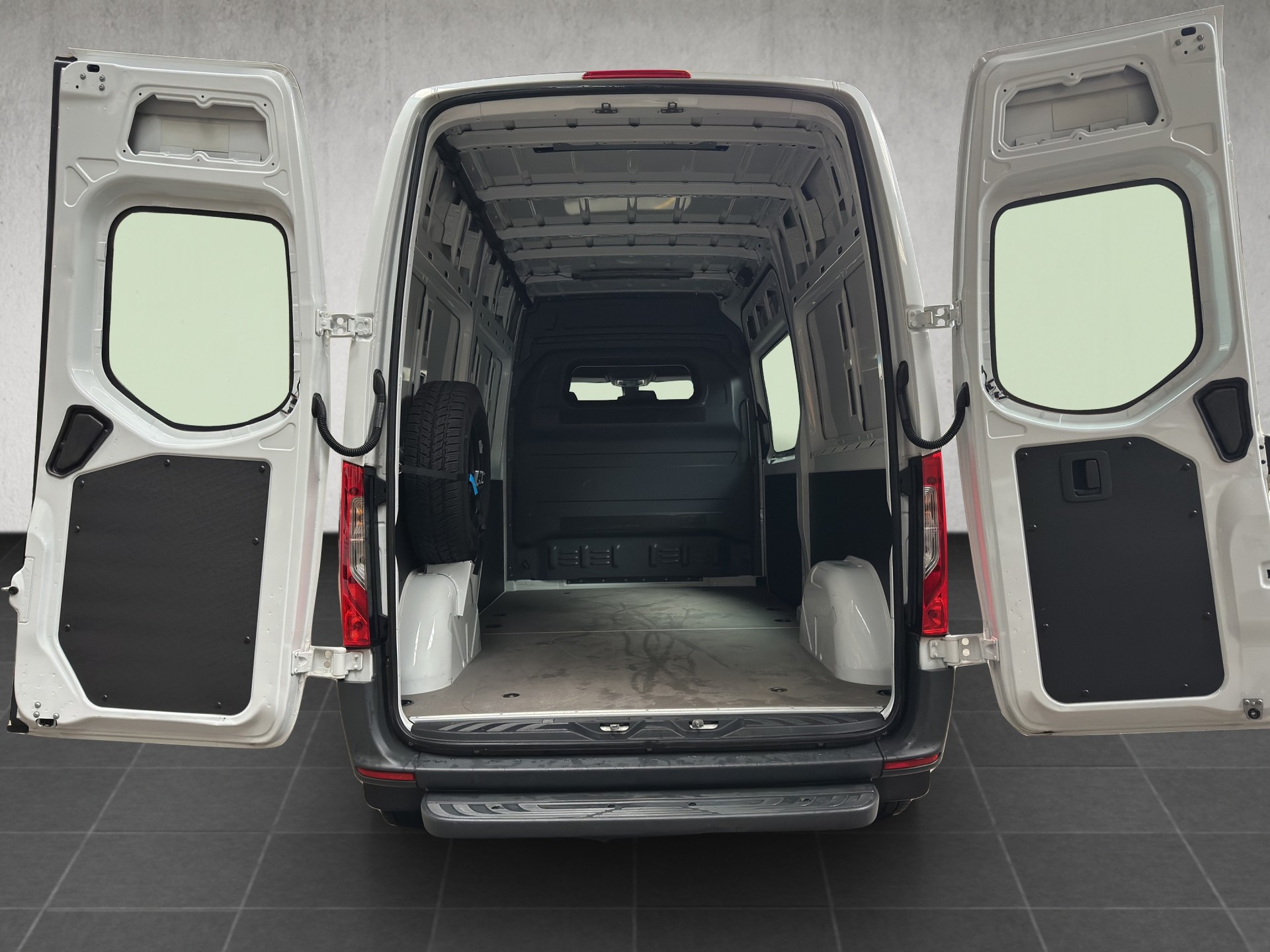 MERCEDES-BENZ eSprinter 312 35kWh Standard-image-7