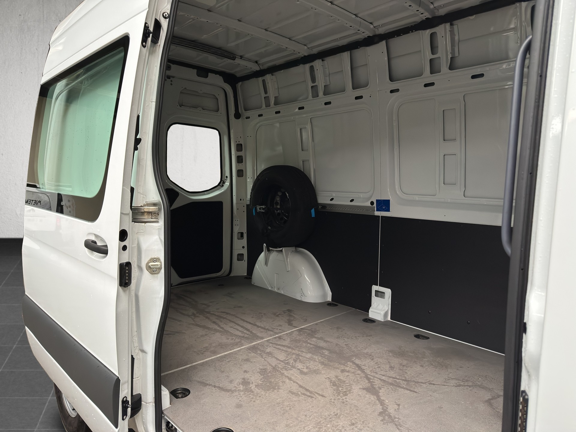MERCEDES-BENZ eSprinter 312 35kWh Standard-image-6