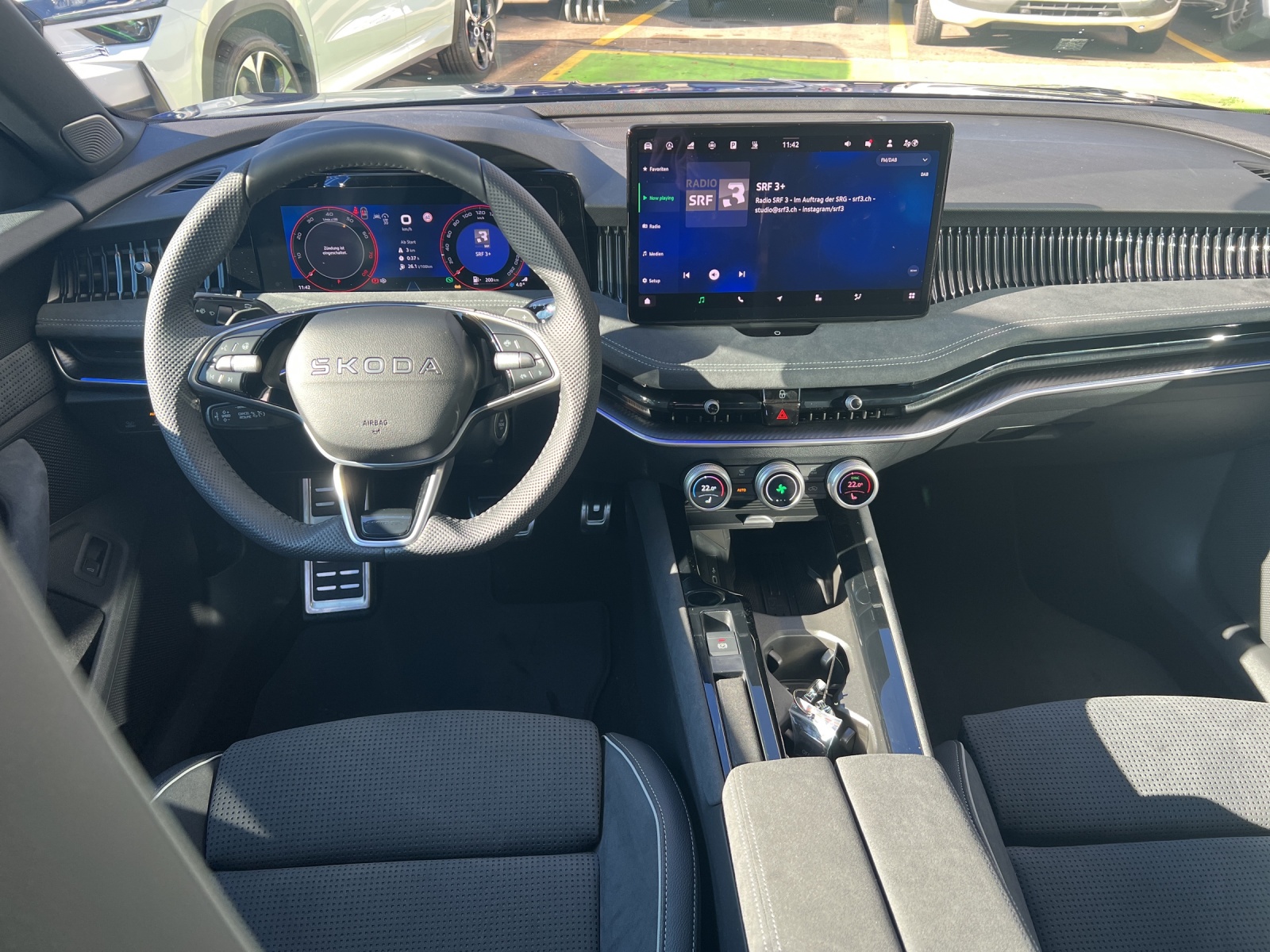SKODA Superb Combi 2.0 TSI Sportline 4x4 DSG-image-8