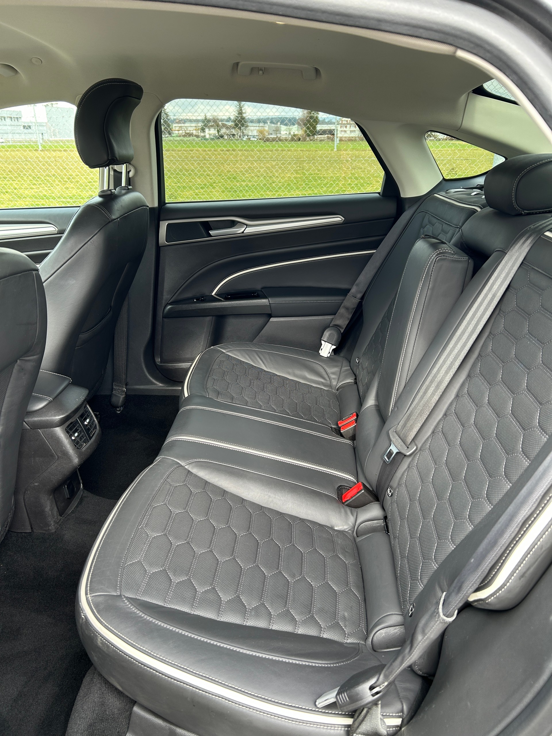 FORD Mondeo 2.0 HEV Vignale eCVT-image-7