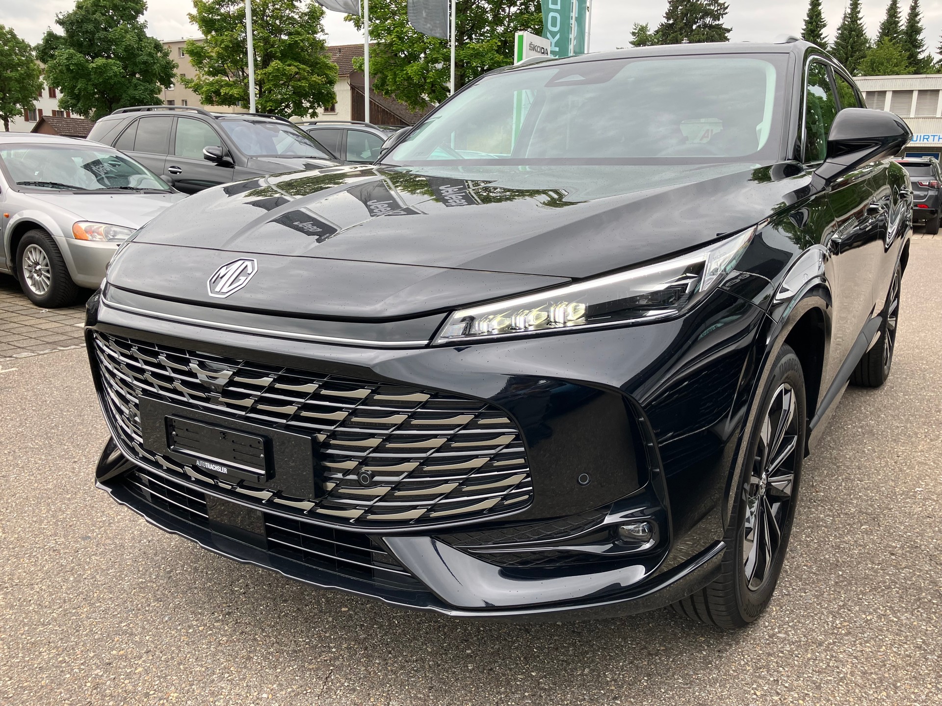 MG HS 1.5 T Hybrid+ Luxury-image-3