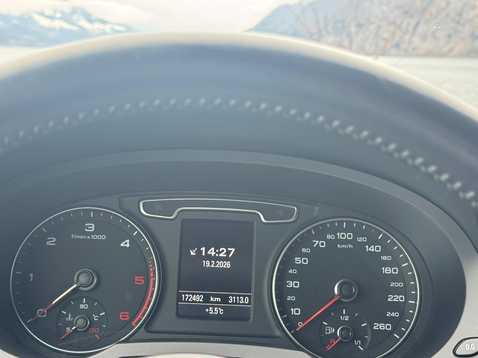 AUDI Q3 2.0 TDI quattro S-tronic-image-18