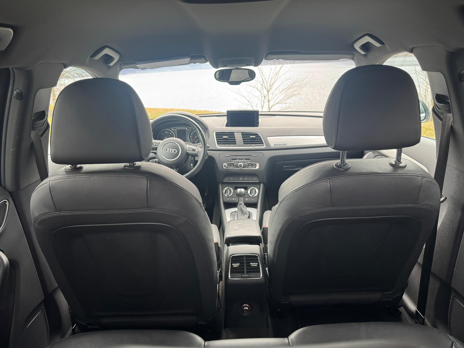 AUDI Q3 2.0 TDI quattro S-tronic-image-11