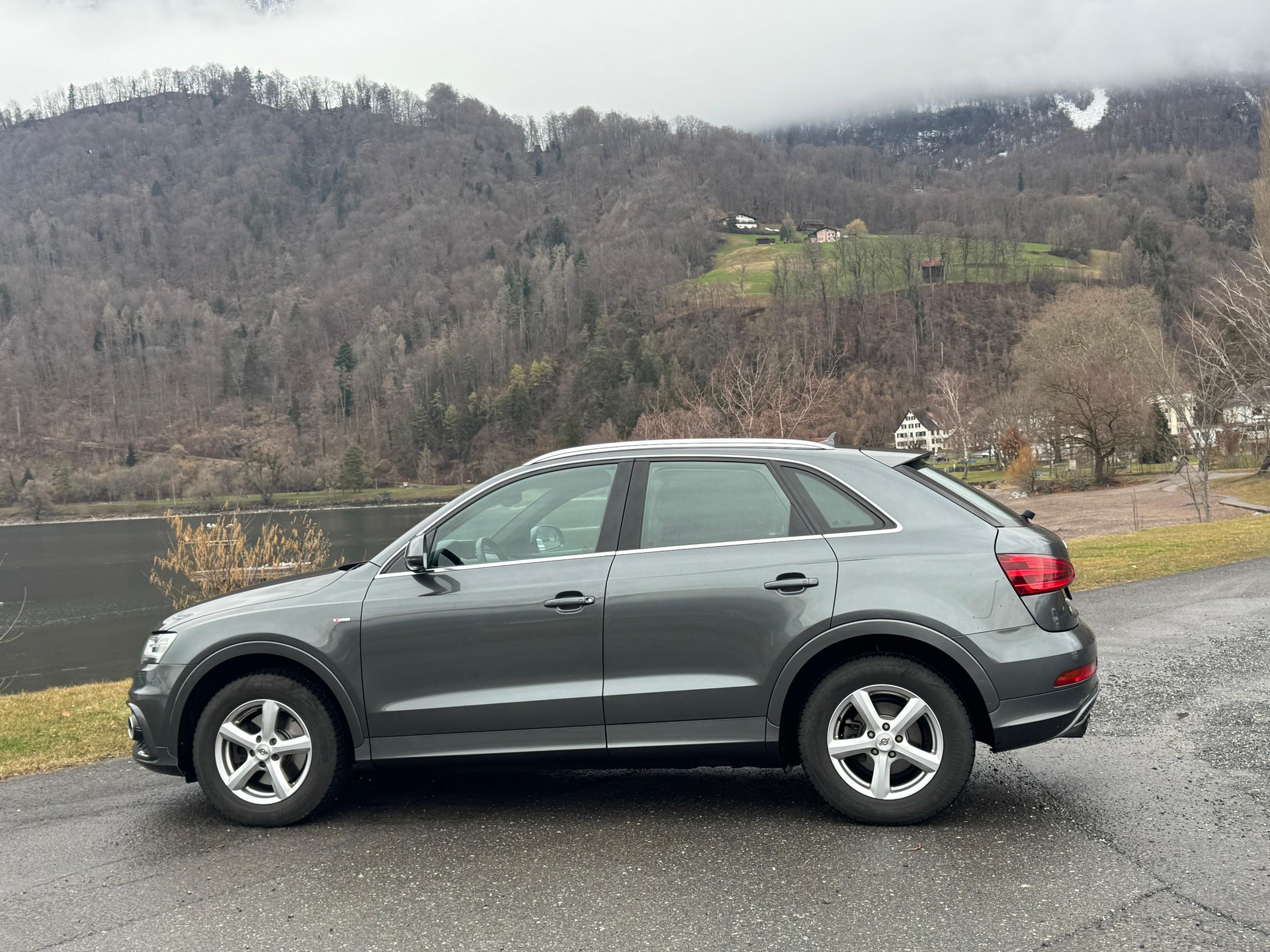 AUDI Q3 2.0 TDI quattro S-tronic-image-4