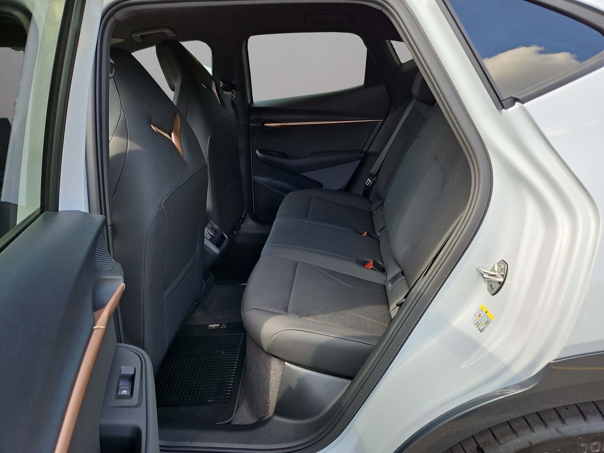 CUPRA Tavascan 77 kWh Edge 4D-image-5