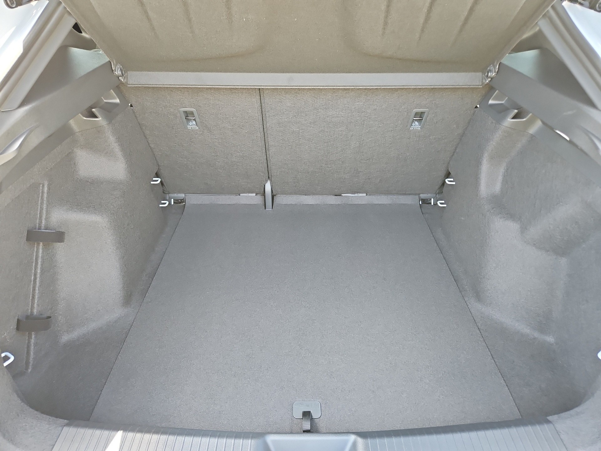 CUPRA Tavascan 77 kWh Edge 4D-image-8