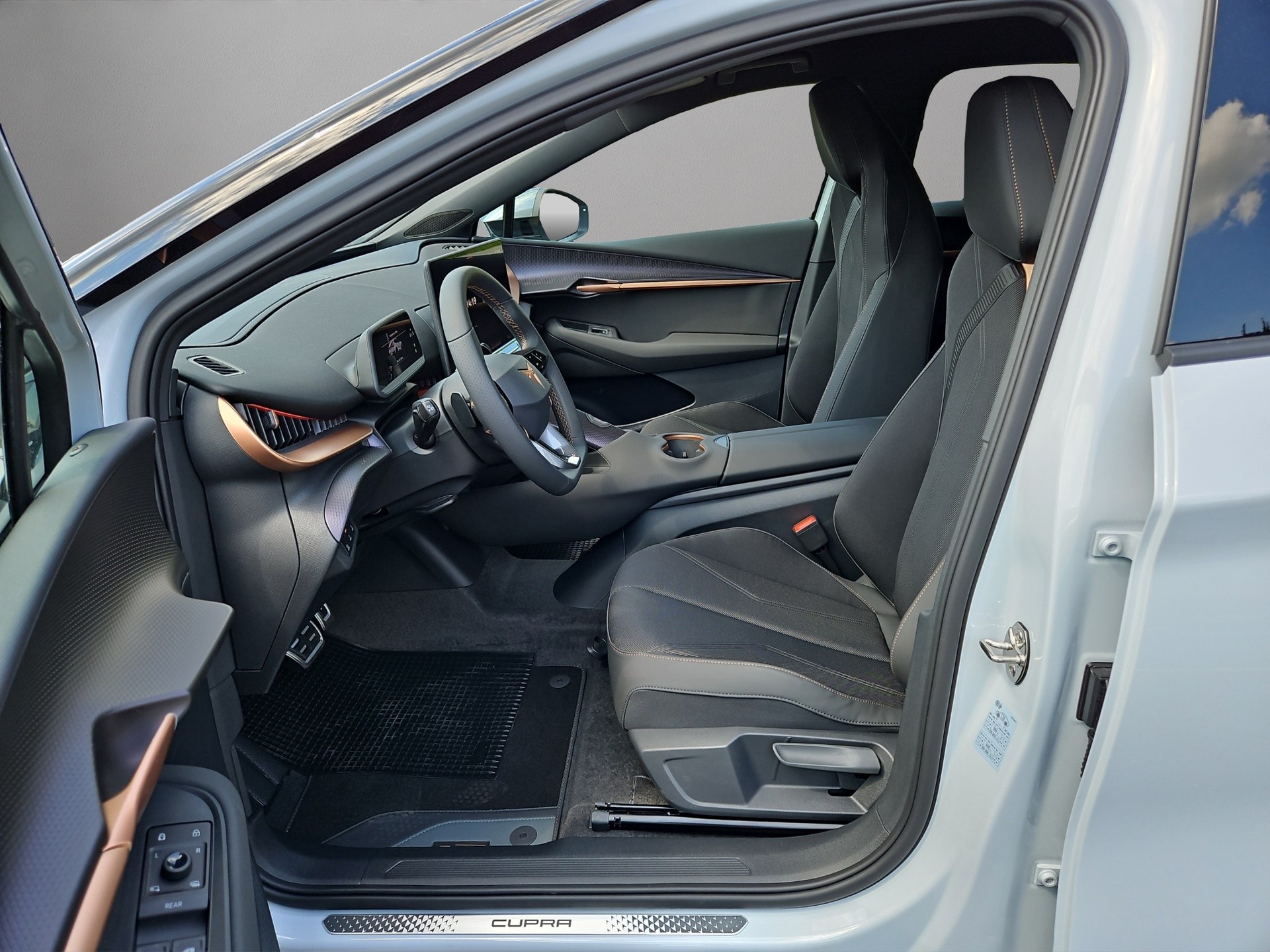 CUPRA Tavascan 77 kWh Edge 4D-image-4