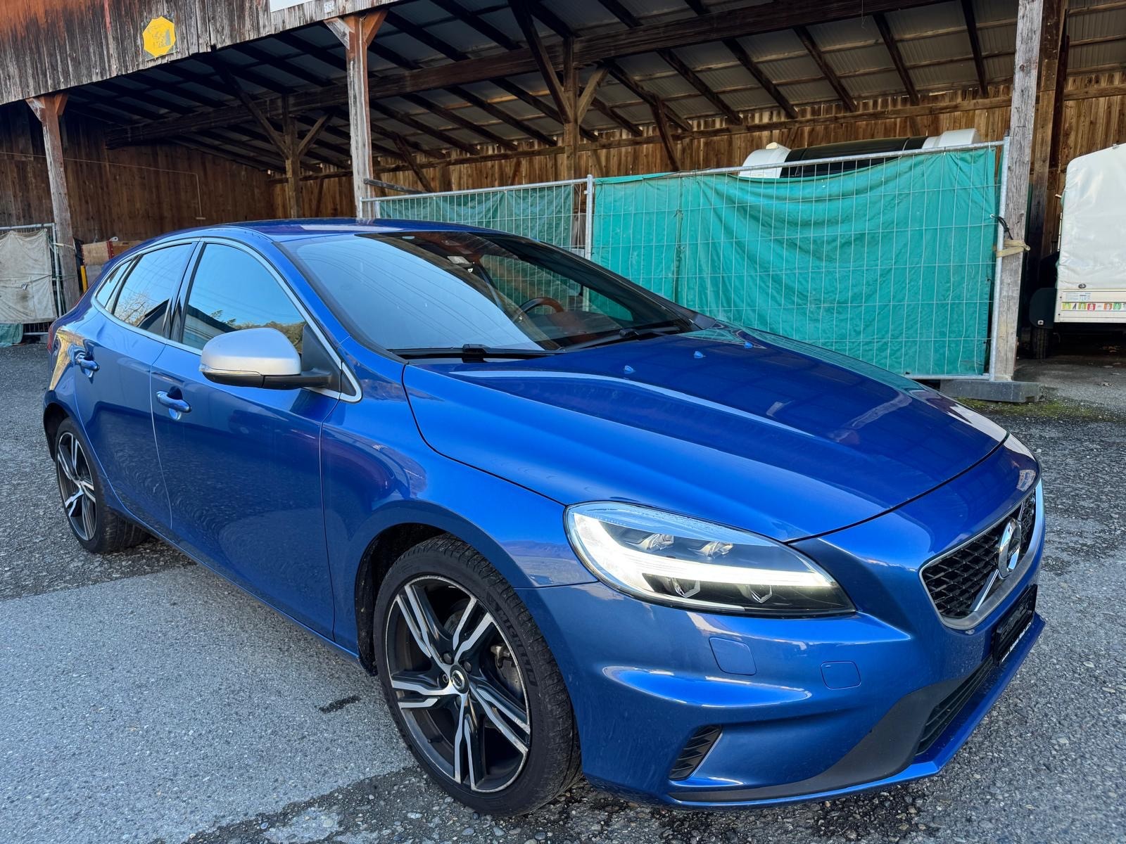 VOLVO V40 D2 R-Design-image-7