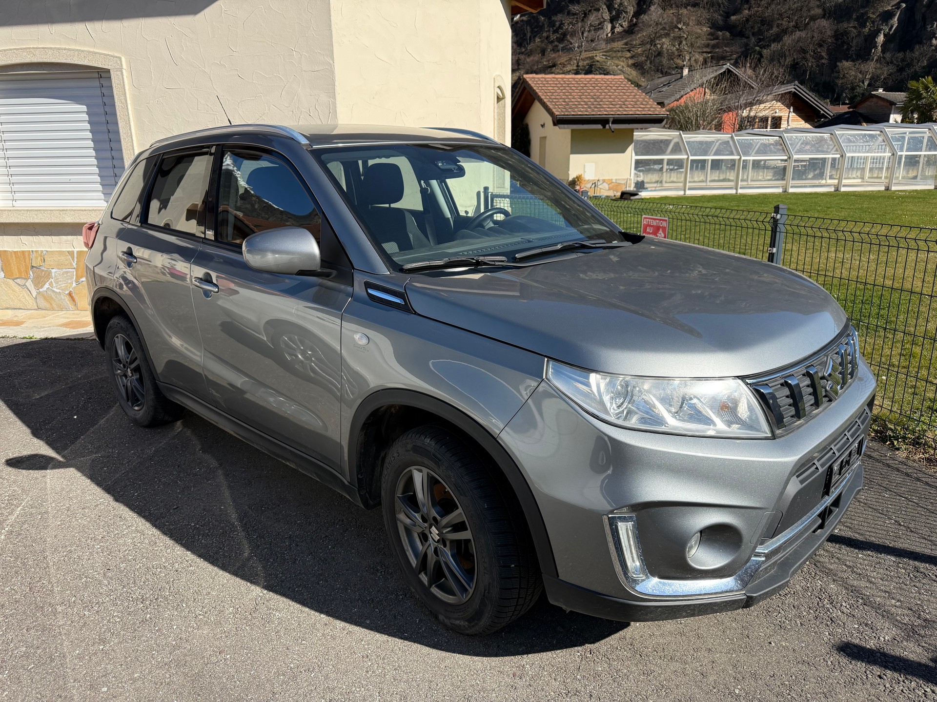SUZUKI Vitara 1.0 Unico-image-0