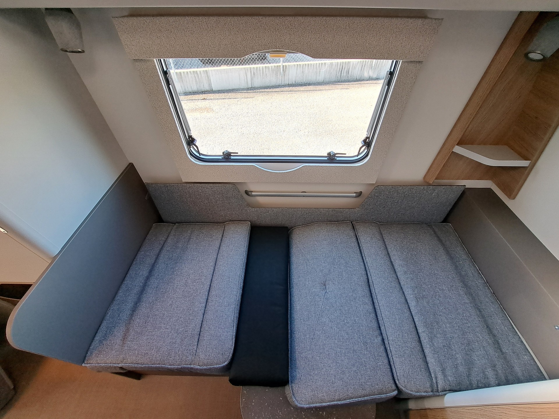 BÜRSTNER Averso Plus 510 TK B66-image-10