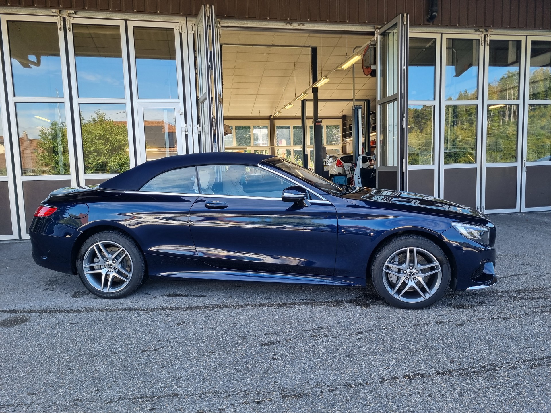 MERCEDES-BENZ S 500 Cabriolet 9G-Tronic-showroom-element-2