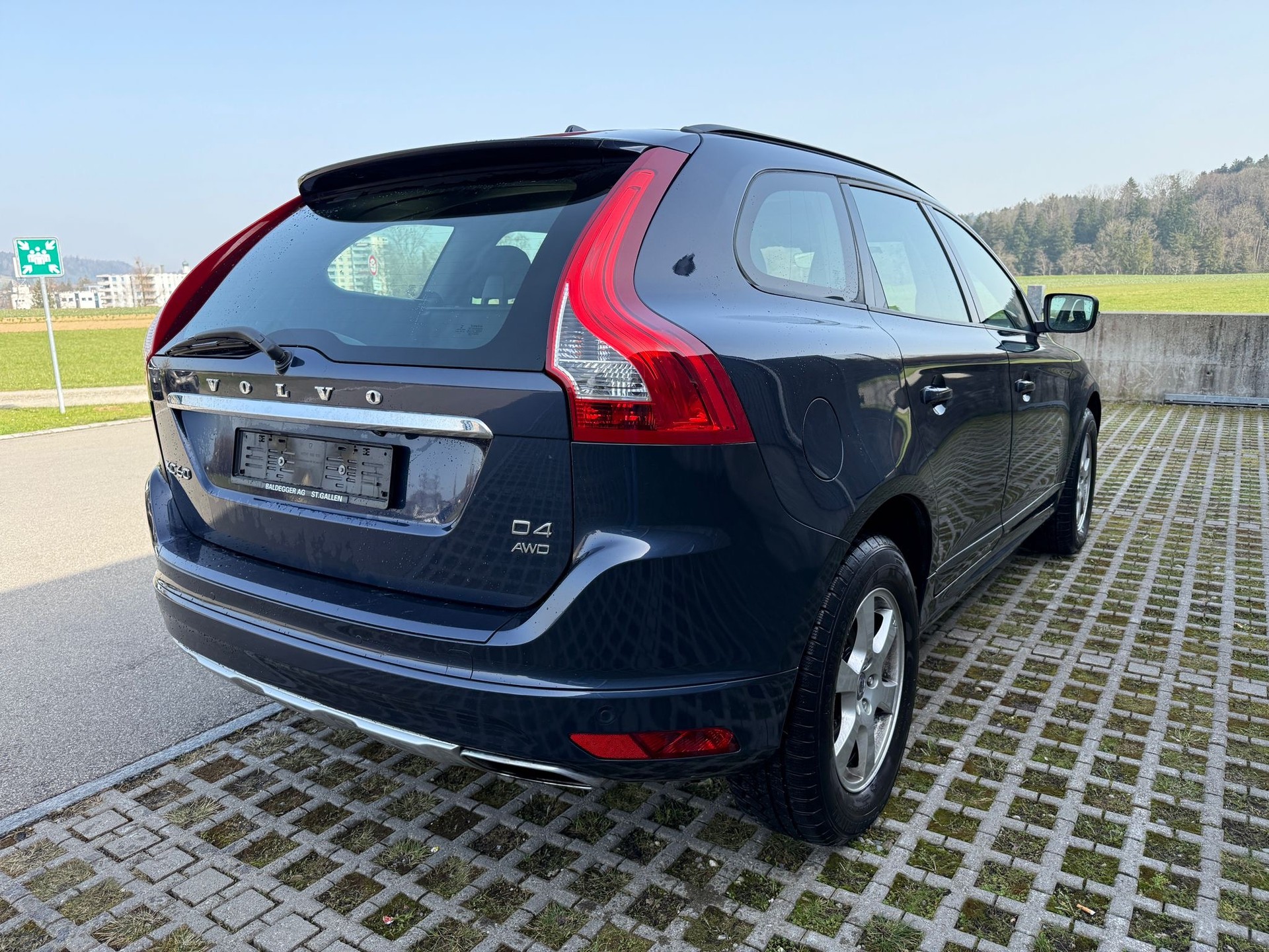 VOLVO XC60 D4 AWD Momentum Geartronic-image-6