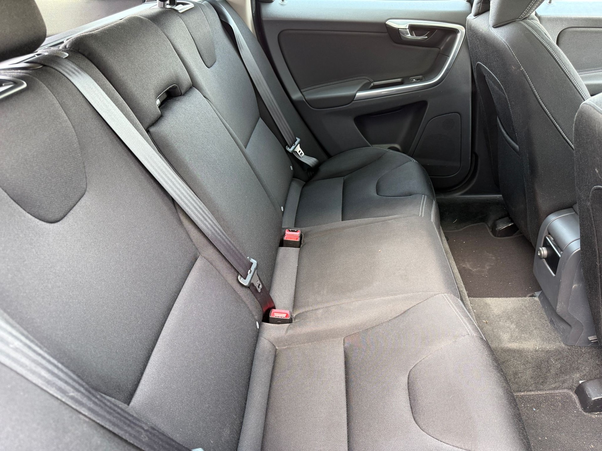 VOLVO XC60 D4 AWD Momentum Geartronic-image-15