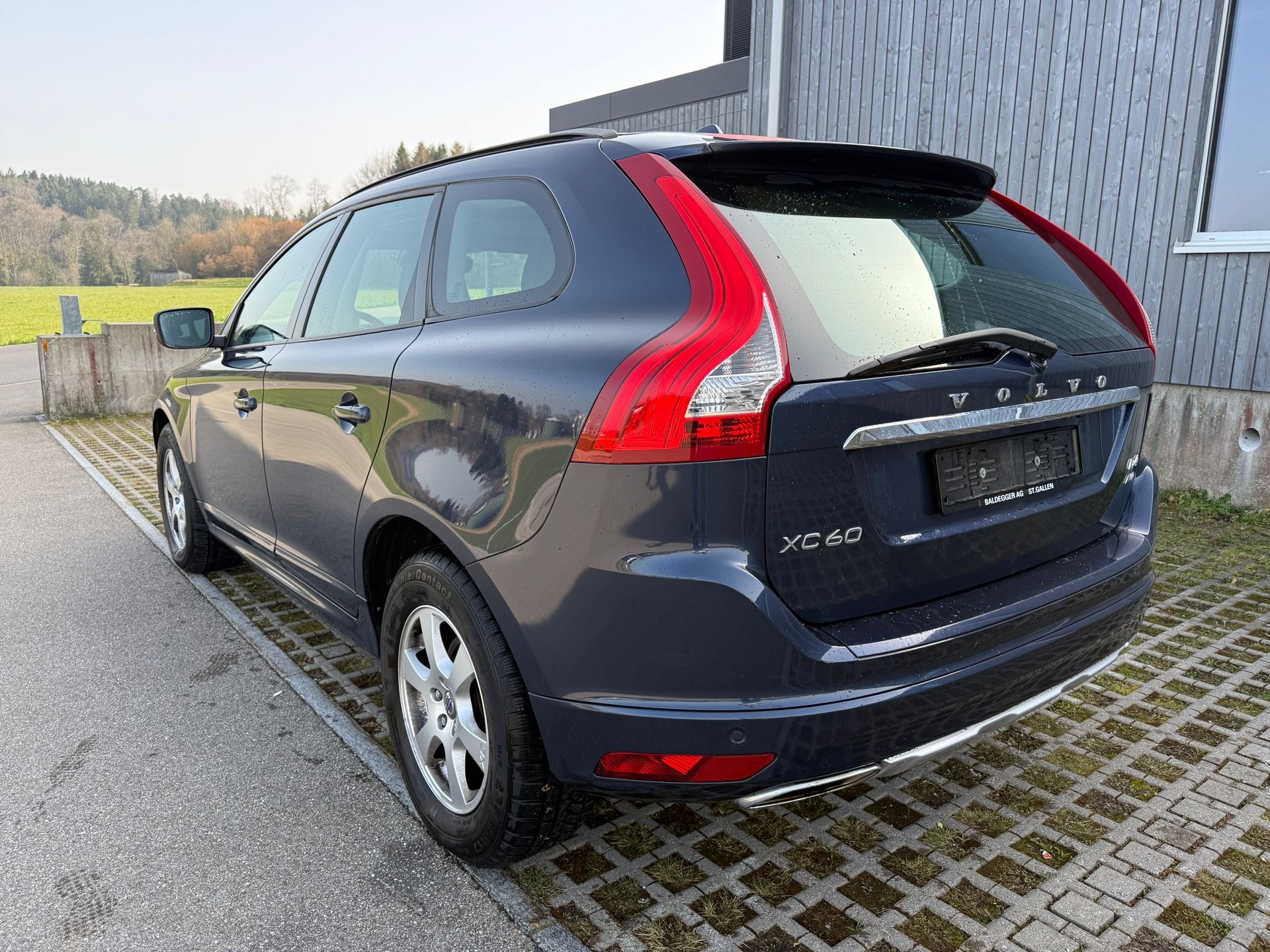 VOLVO XC60 D4 AWD Momentum Geartronic-image-7