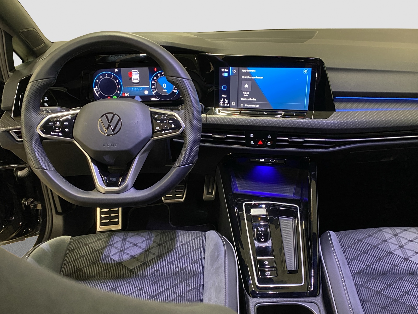 VW Golf VIII 2.0 TSI R-Line DSG 4motion-image-9