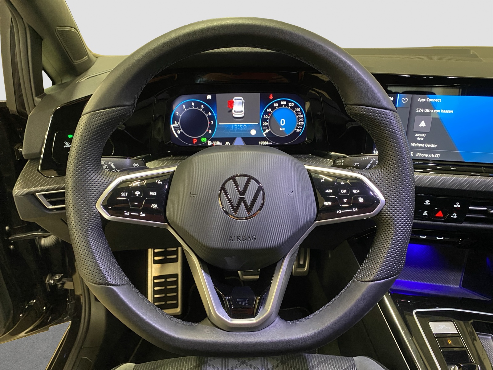 VW Golf VIII 2.0 TSI R-Line DSG 4motion-image-7