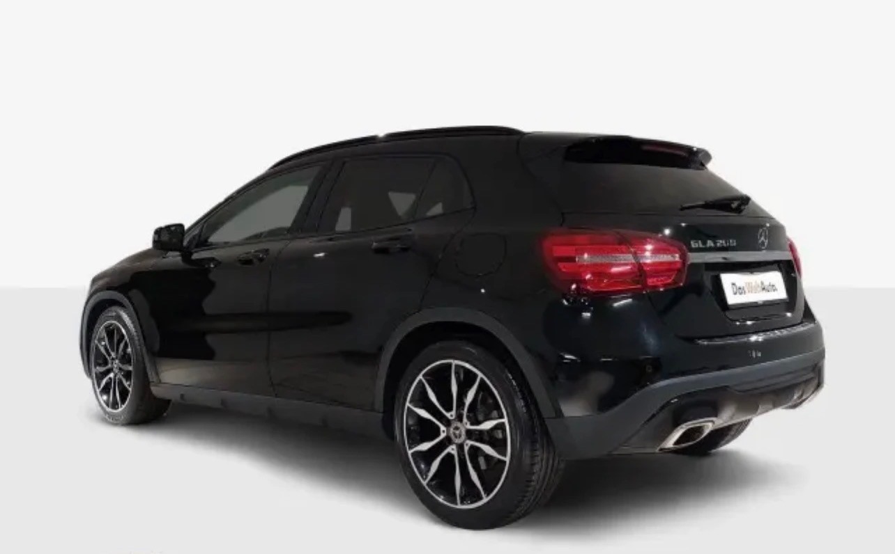 MERCEDES-BENZ GLA 200 Night Star 7G-DCT-image-7