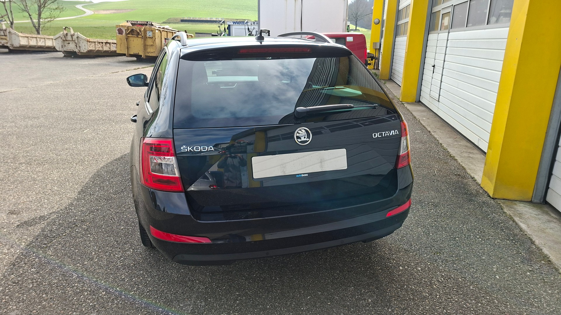 SKODA Octavia Combi 1.4 TSI Ambition DSG-image-3