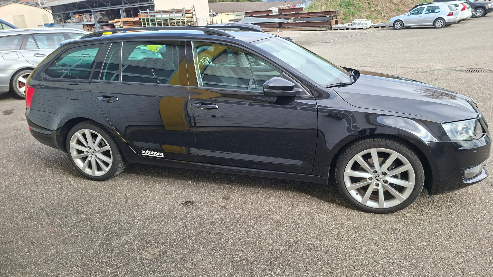 SKODA Octavia Combi 1.4 TSI Ambition DSG-image-5