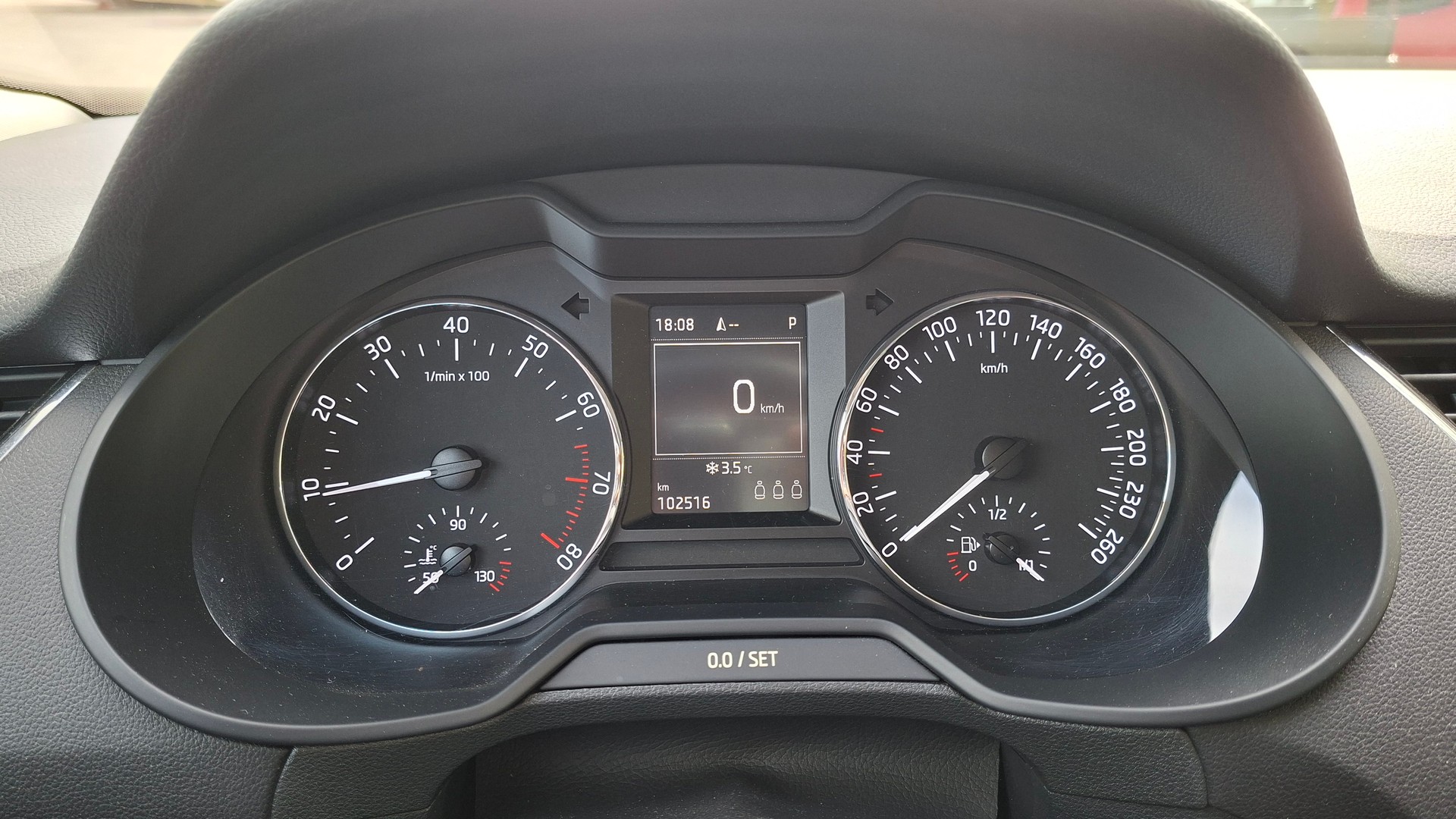 SKODA Octavia Combi 1.4 TSI Ambition DSG-image-11