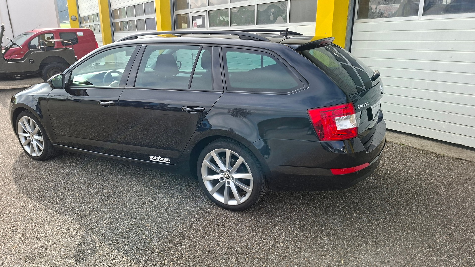 SKODA Octavia Combi 1.4 TSI Ambition DSG-image-2