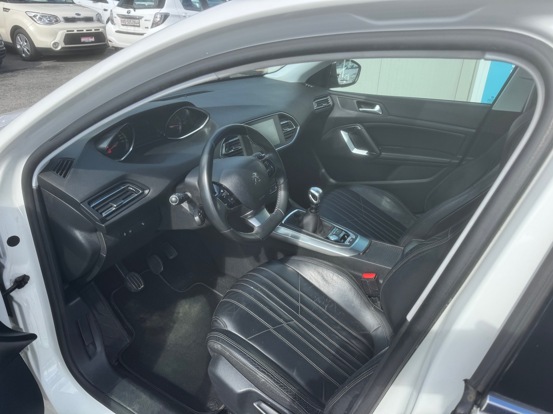 PEUGEOT 308 SW 1.2 THP Féline-image-7