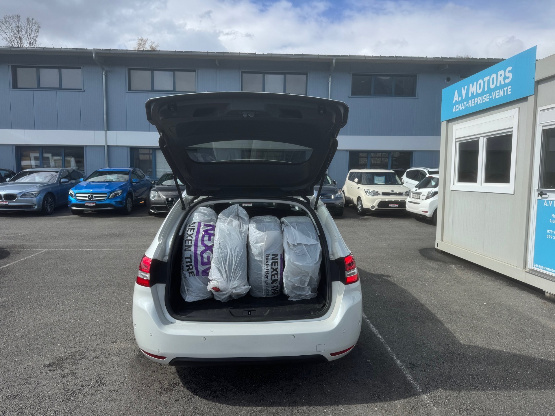 PEUGEOT 308 SW 1.2 THP Féline-image-6