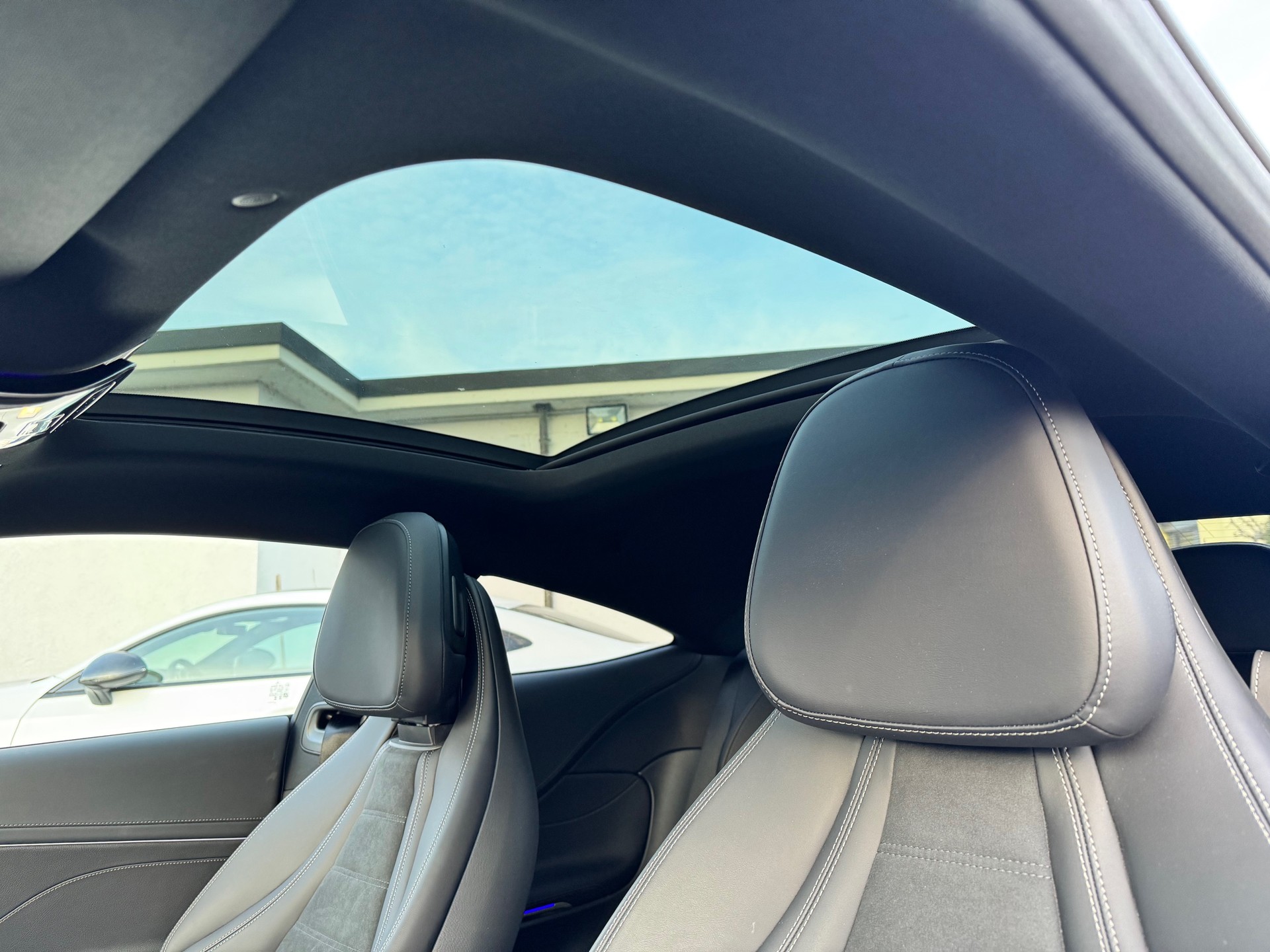 MERCEDES-BENZ CLE 200 Coupé AMG Line 9G-Tronic-image-9