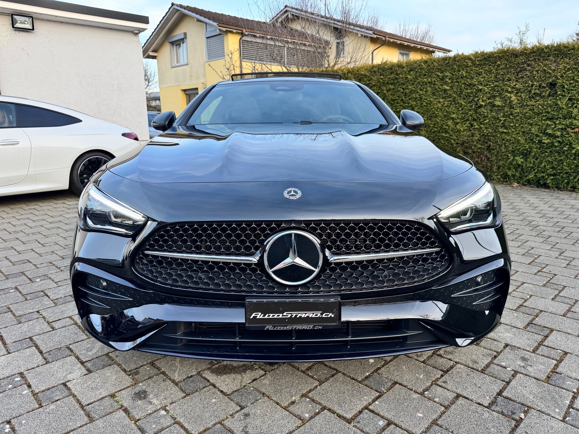 MERCEDES-BENZ CLE 200 Coupé AMG Line 9G-Tronic-showroom-element-1