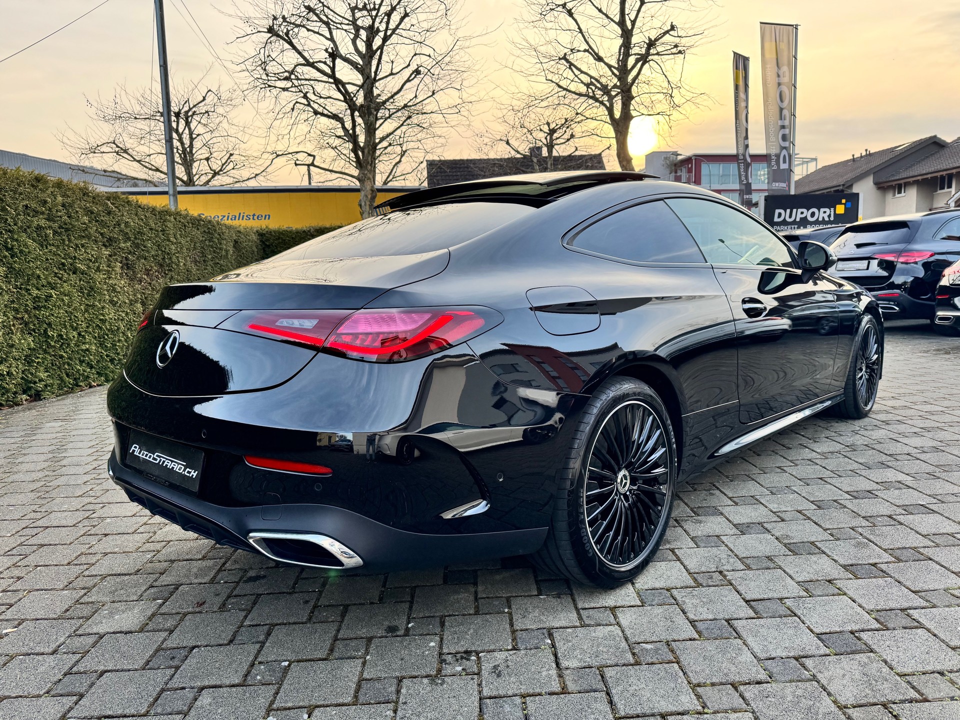 MERCEDES-BENZ CLE 200 Coupé AMG Line 9G-Tronic-showroom-element-3