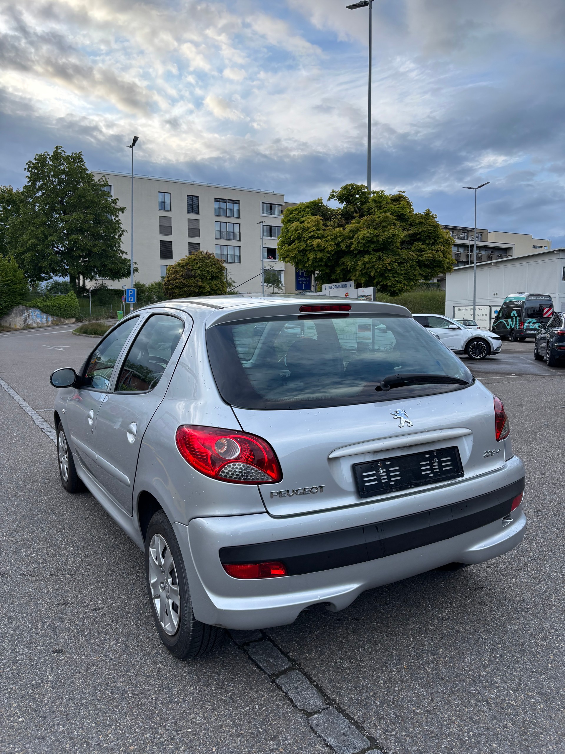 PEUGEOT 206+ 1.4 Trendy-image-2